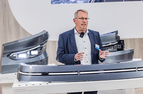 FORVIA HELLA Unveils Aerodynamic Headlamp and Roofmarker Concepts for Enhanced Efficiency and Sustainability