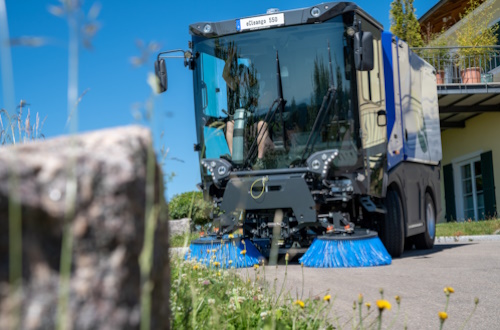 Lighting products from FORVIA HELLA set the scene for the new Schmidt sweeper series